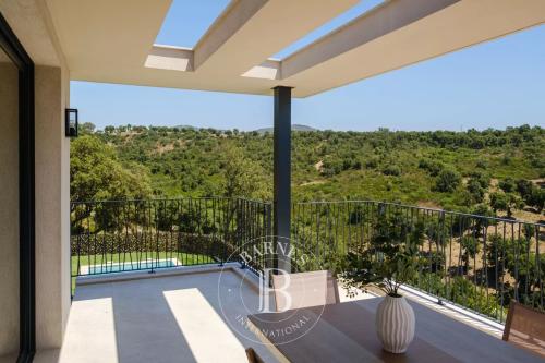 SAINTE-MAXIME - Villa - Piscine - Garage - 5 Chambres