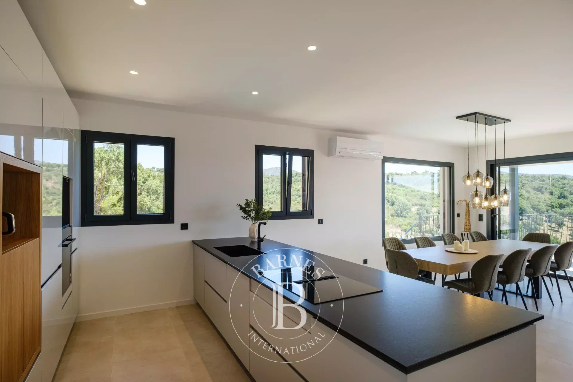 SAINTE-MAXIME - Villa - Piscine - Garage - 5 Chambres