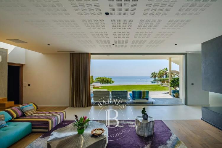 SAINTE-MAXIME – Domaine privé, Villa contemporaine, vue mer panoramique