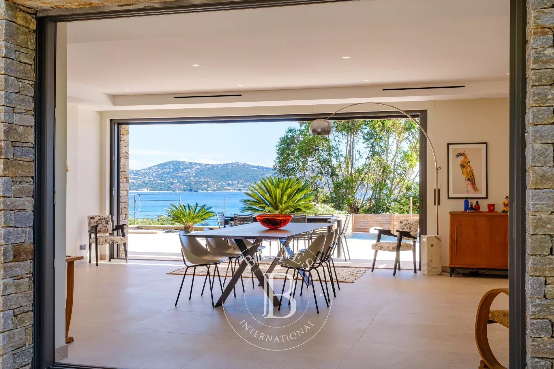 EXCLUSIVITÉ - SAINTE-MAXIME - VILLA  - 5 CH - PISCINE - VUE MER