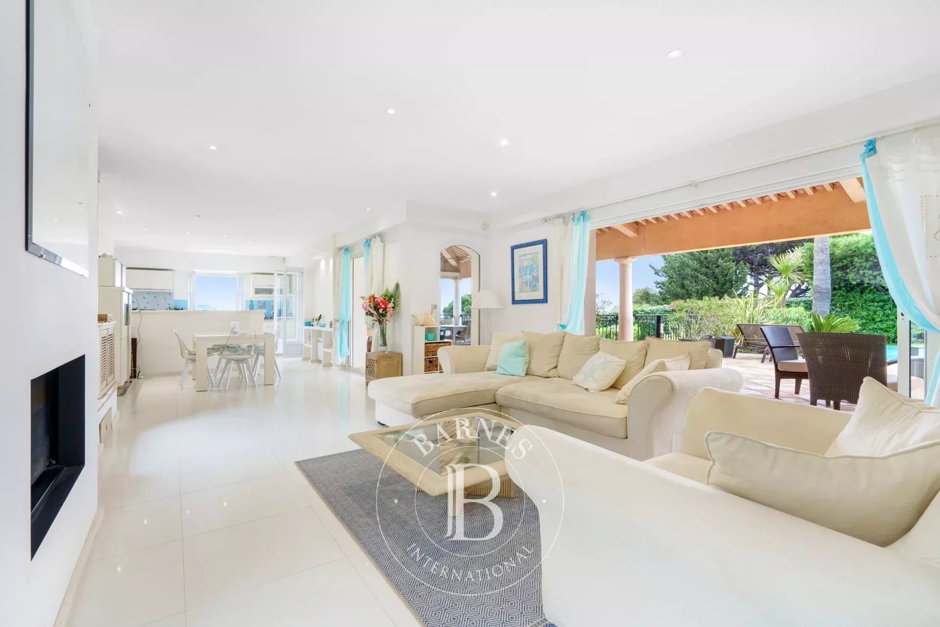 SAINTE-MAXIME - VILLA PROVENÇALE DE PLAIN-PIED - VUE MER & DOMAINE PRIVÉ