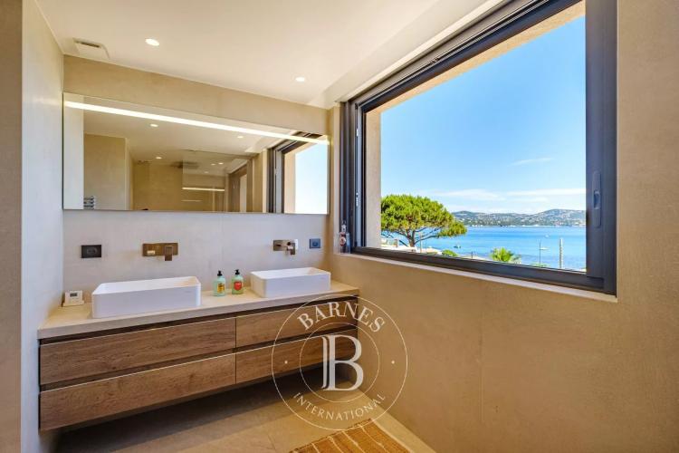 EXCLUSIVITÉ - SAINTE-MAXIME - VILLA  - 5 CH - PISCINE - VUE MER